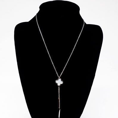 Κολιέ από ανοξείδωτο ατσάλι με λουλούδι