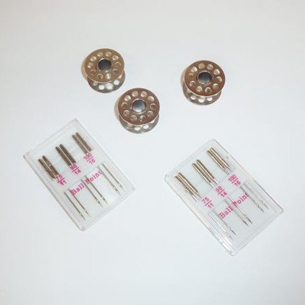 Σετ 3 καρούλια + 12  βελόνες ανταλλακτικά για ραπτομηχανή με κωδ. 101158