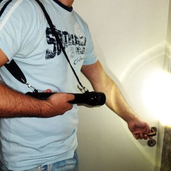 Φακός προβολέας LED με πυξίδα