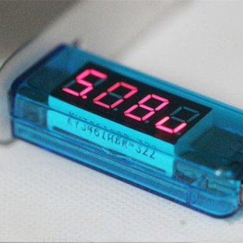 Συσκευή tester USB μετρά τάση και ένταση ρεύματος
