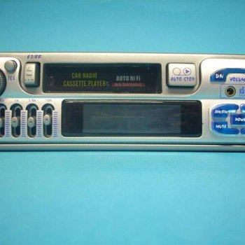 ΡΑΔΙΟΚΑΣΕΤΟΦΩΝΟ ΑΥΤΟΚΙΝΗΤΟΥ ΜΕ ΕΚΟΥΑΛΑΪΖΕΡ ΚΑΙ ΨΗΦΙΑΚΟ ΡΑΔΙΟΦΩΝΟ