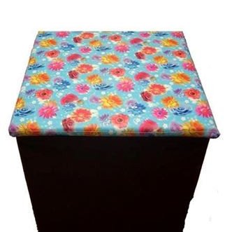 Πτυσσόμενο σκαμπό σε σχήμα κύβου με αποθηκευτικό χώρο διαστάσεων 32 Χ 28 Χ 32 cm