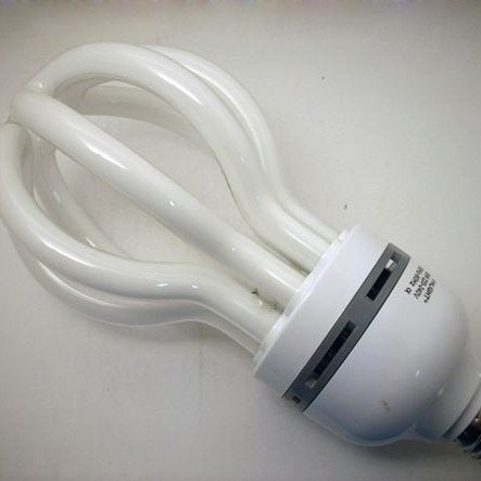 ΟΙΚΟΝΟΜΙΚΟΣ ΒΙΔΩΤΟΣ ΛΑΜΠΤΗΡΑΣ 12CM Ε27 - 85W