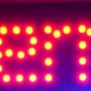 Φωτεινή επιγραφή καταστημάτων με LED  (internet)