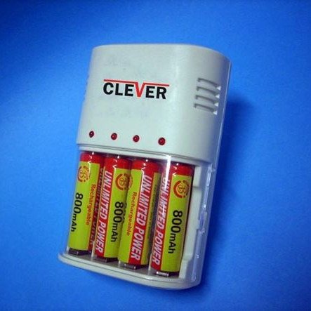 ΦΟΡΤΙΣΤΗΣ 4 ΕΠΑΝΑΦΟΡΤΙΖΟΜΕΝΩΝ ΜΠΑΤΑΡΙΩΝ Ni-MH & Ni-Cd ΜΕΓΕΘΟΥΣ ΑΑ - ΑΑΑ