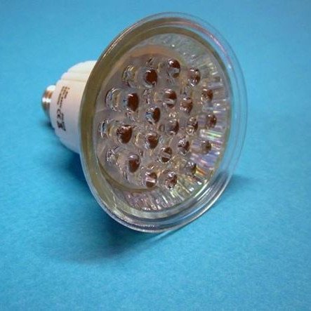 ΒΙΔΩΤΗ ΛΑΜΠΑ LED Ε19 ΜΕ 20 LED