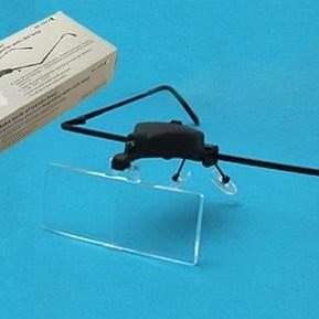 ΜΕΓΕΝΘΥΝΤΙΚΟΣ ΦΑΚΟΣ ΜΕ LED ΦΩΤΙΣΜΟΥ ΣΕ ΣΚΕΛΕΤΟ ΓΥΑΛΙΩΝ ΙΔΑΝΙΚΟ ΓΙΑ ΜΙΚΡΟΕΠΙΣΚΕΥΕΣ