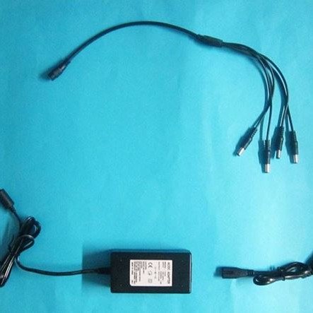 ΤΡΟΦΟΔΟΤΙΚΟ ΚΑΜΕΡΩΝ 3 AMPER ΔΥΝΑΤΟΤΗΤΑ ΣΥΝΔΕΣΗΣ ΕΩΣ ΚΑΙ 4 ΚΑΜΕΡΕΣ