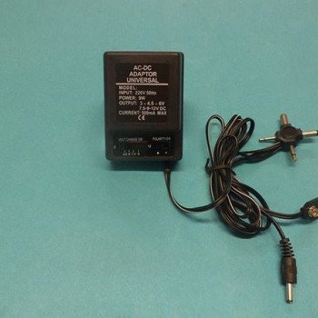 Μετασχηματιστής 500 mΑ με κλίμακα 3-4,5-6-7,5-9-12 volt και 6 διαφορετικά βύσματα