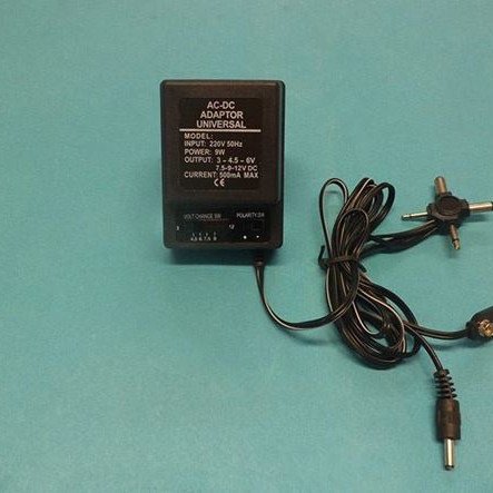 Μετασχηματιστής 500 mΑ με κλίμακα 3-4,5-6-7,5-9-12 volt και 6 διαφορετικά βύσματα